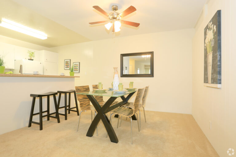 crestview-apartments-belmont-ca-2bedroom-dining-room