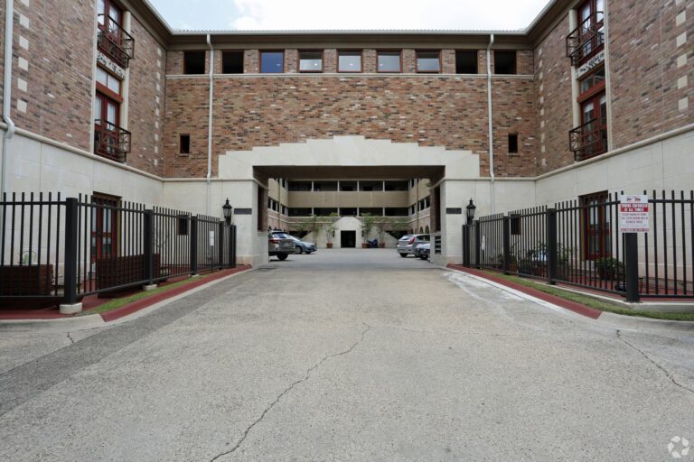 the-tuscany-apartments-austin-tx-building-photo